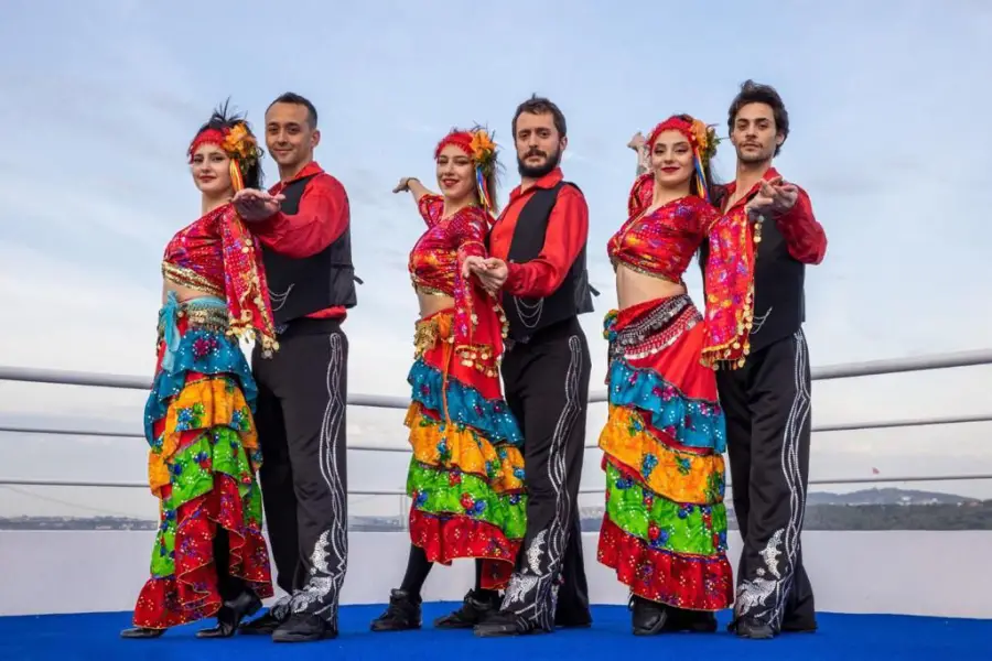 Oryantal Danscı, Folklor ve Semazen Gösterileri Hizmetleri Oryantal Danscı, Folklor ve Semazen Gösterileri Hizmetleri